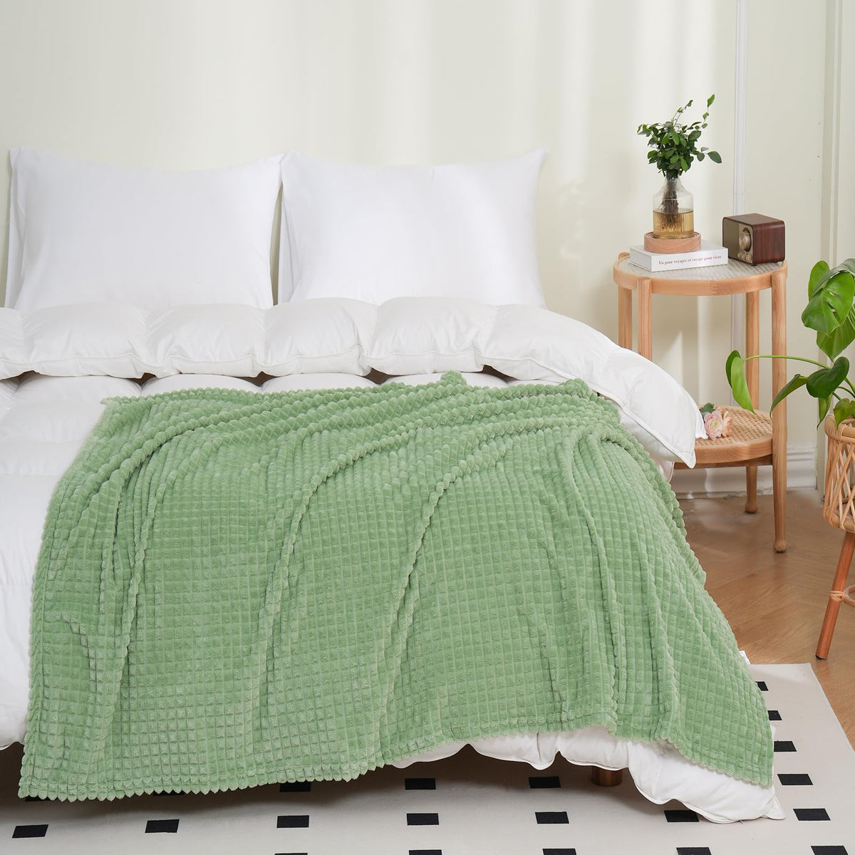 Puncuntex Fleece Throw Blanket Dark Green 50"×60" with Square Grid Design