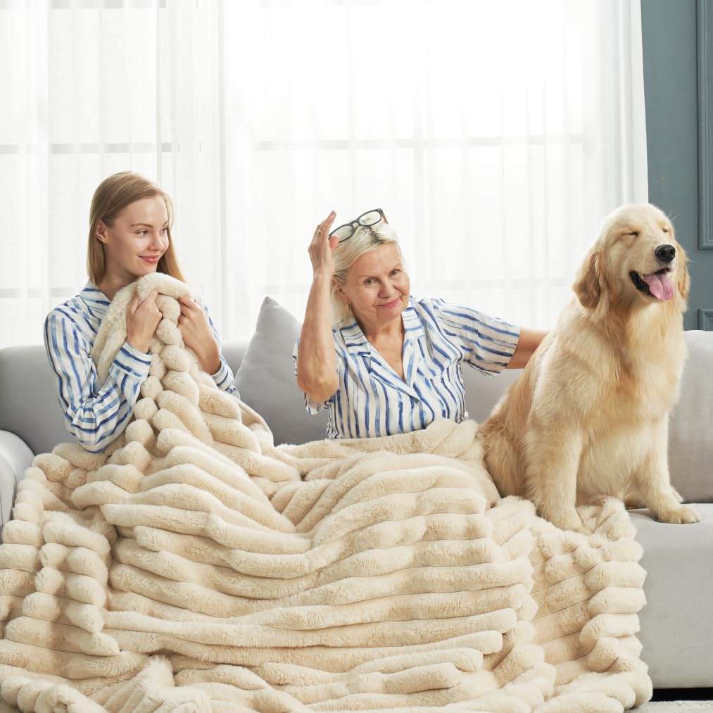 Cozy Bliss Faux Fur Throw Blanket for Couch, Cozy Warm Plush Striped Blanket for Sofa Bedroom Living Room, 50 * 60 Inches Black