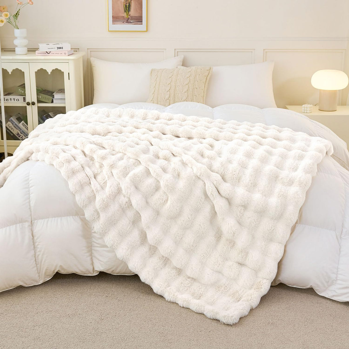 Faux Rabbit Fur Throw Blanket for Couch, Cream White Throw Blankets 50"x60"
