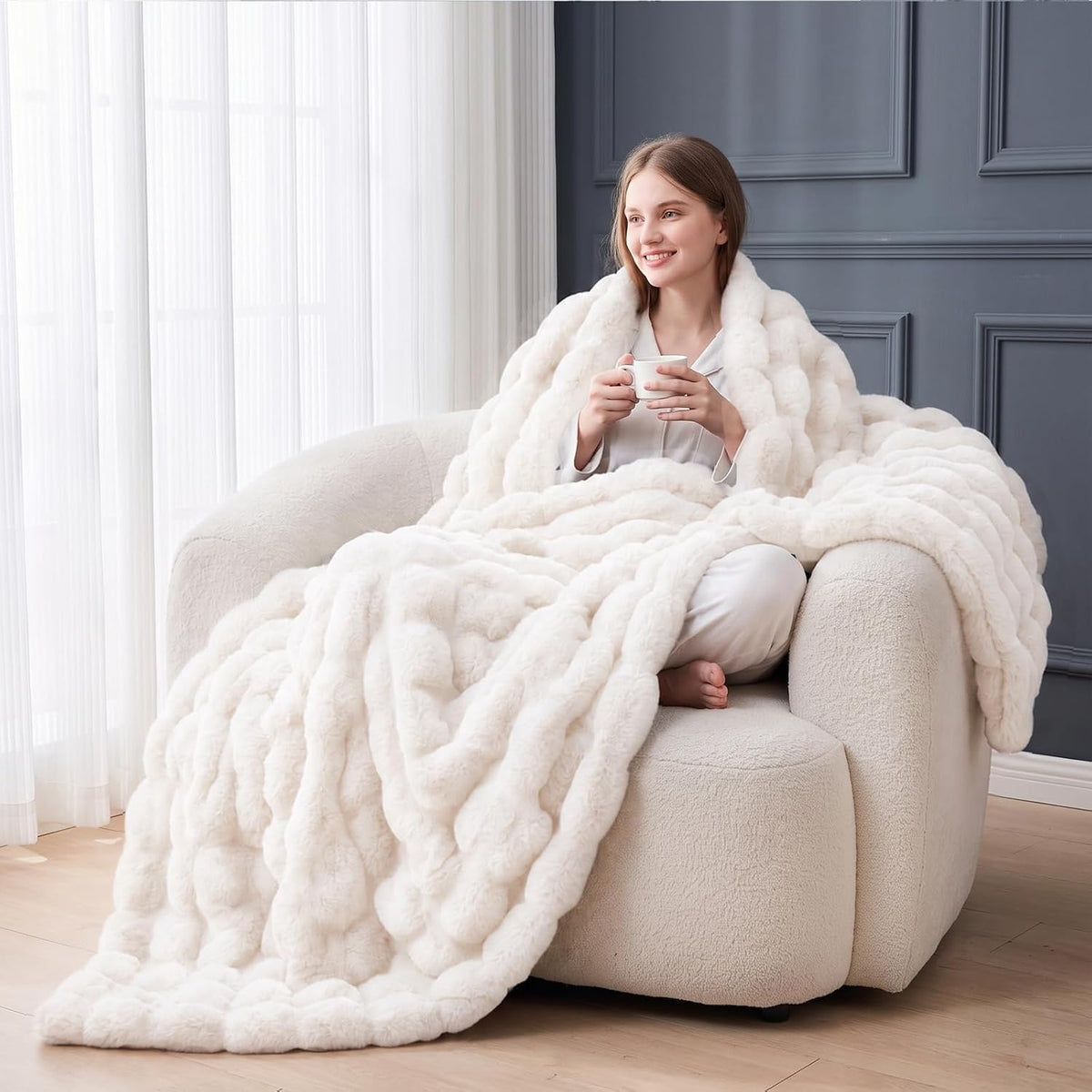 Faux Fur Throw Blanket for Couch, Luxury Cozy Soft Fluffy and Fuzzy Plush Rabbit Fur Bubble Blanket for Sofa Bedroom Living Room, Mothers Day Birthday Gifts for Women