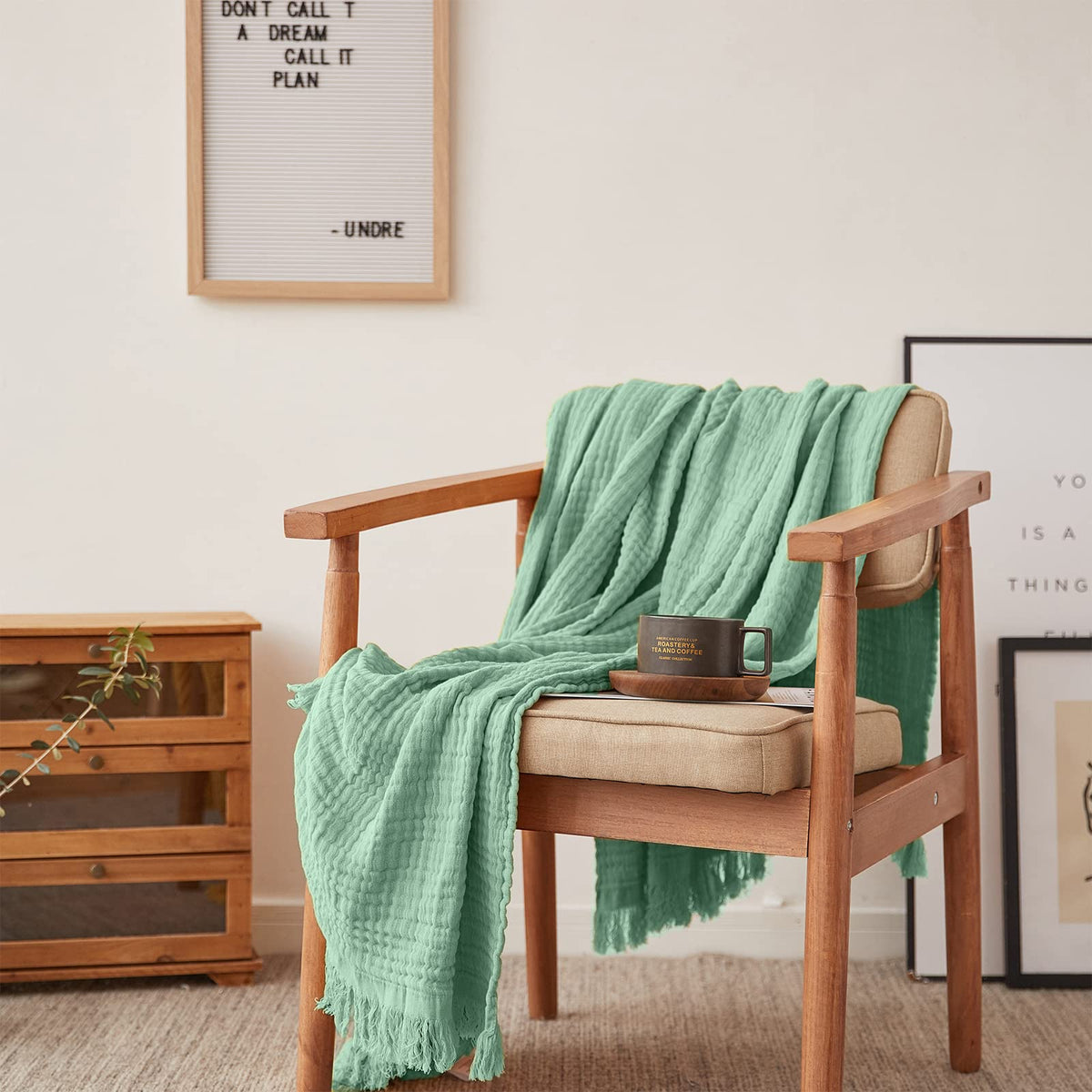 Simple&Opulence Cotton Muslin Throw Blanket for Bed, Couch, Knit Woven Gauze Blanket with Tassels, Soft Lightweight Cozy Pre-Washed Breathable Farmhouse Decoration for All-Season (Cream)