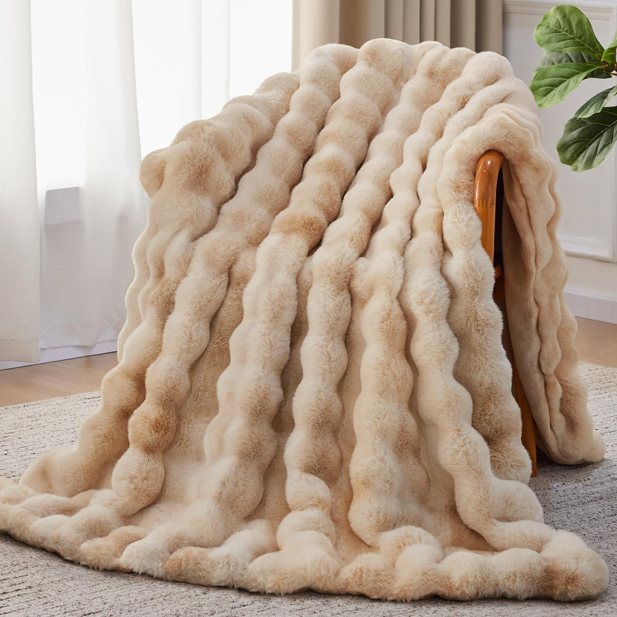 Anysay Faux Fur Throw Blanket, 1000GSM Fluffy Soft Bubble Blanket 50''*60''