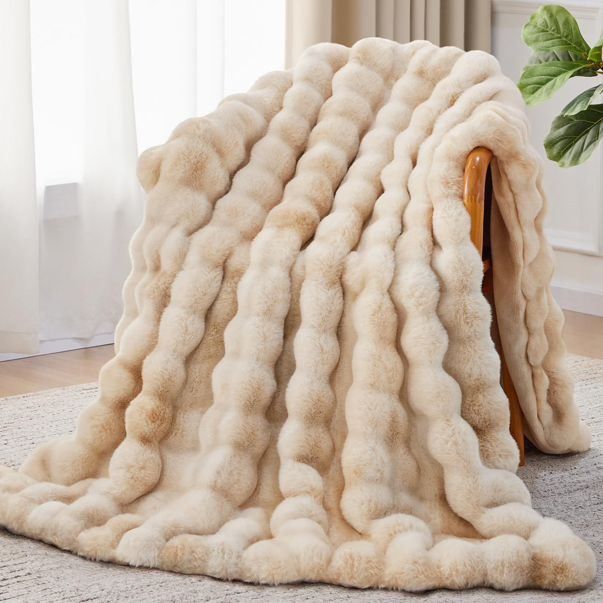 Anysay Faux Fur Throw Blanket, 1000GSM Fluffy Soft Bubble Blanket 50''*60''
