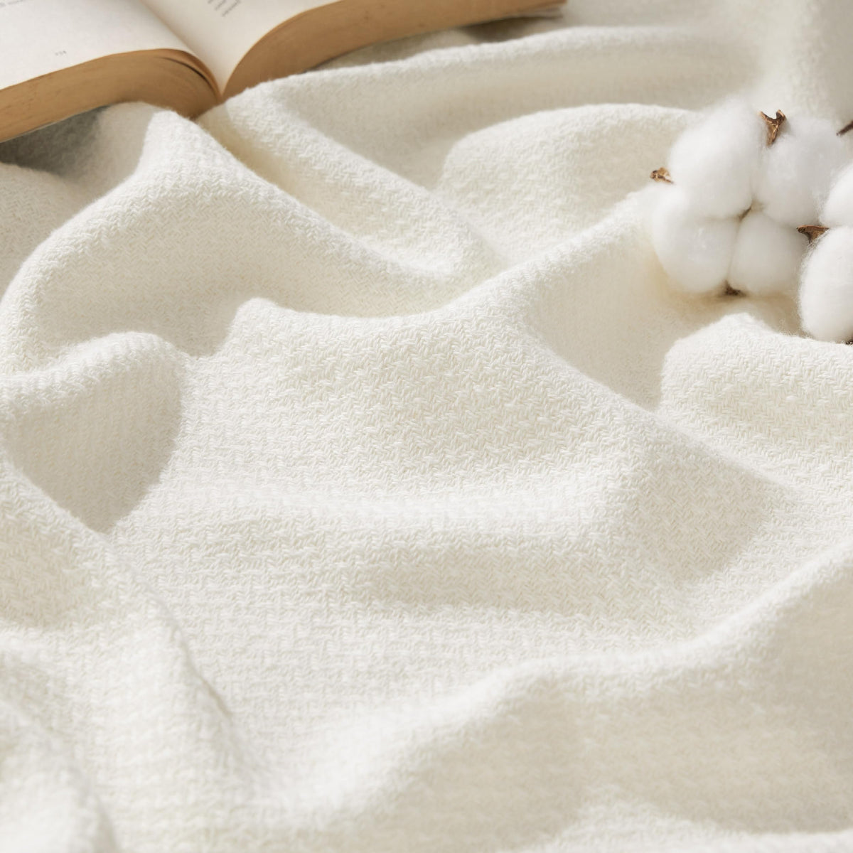 Bedsure 100% Cotton Blanket, Herringbone Weave, Queen Size, Linen Beige