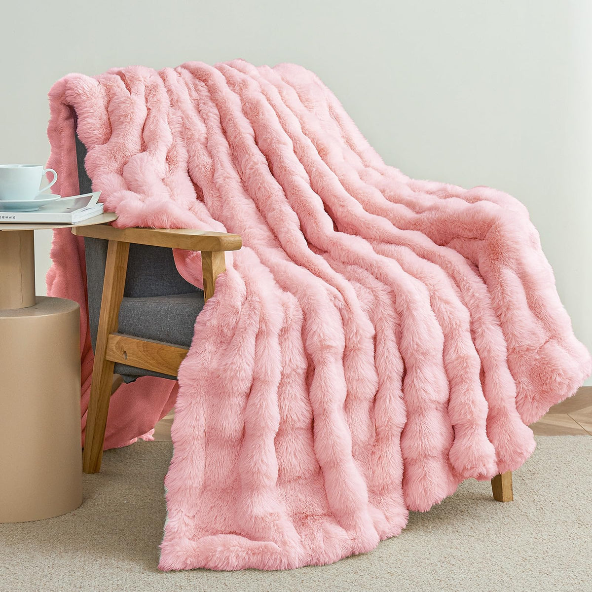 Faux Rabbit Fur Throw Blanket for Couch, Cream White Throw Blankets 50"x60"