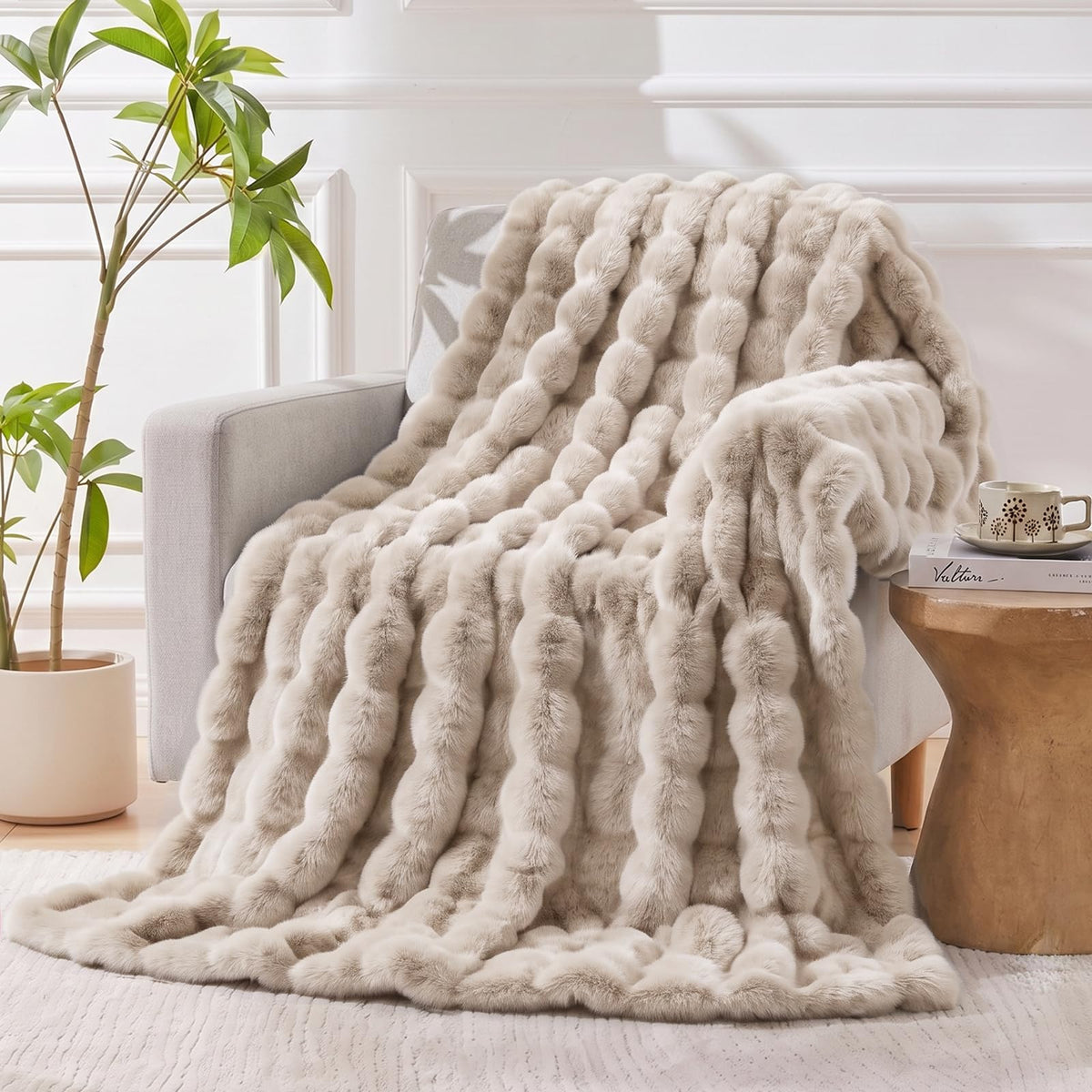 Faux Fur Throw Blanket for Couch, Luxury Cozy Soft Fluffy and Fuzzy Plush Rabbit Fur Bubble Blanket for Sofa Bedroom Living Room, Mothers Day Birthday Gifts for Women