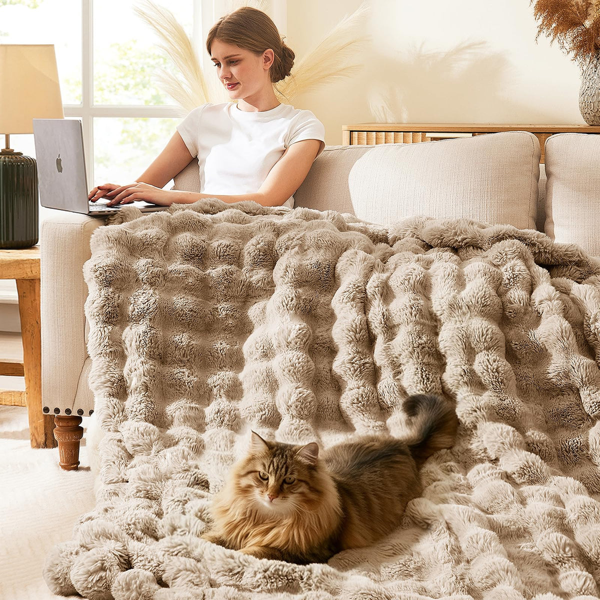 L'AGRATY Faux Rabbit Fur Throw Blanket for Couch, 50'' x 60'', Cocoa Brown