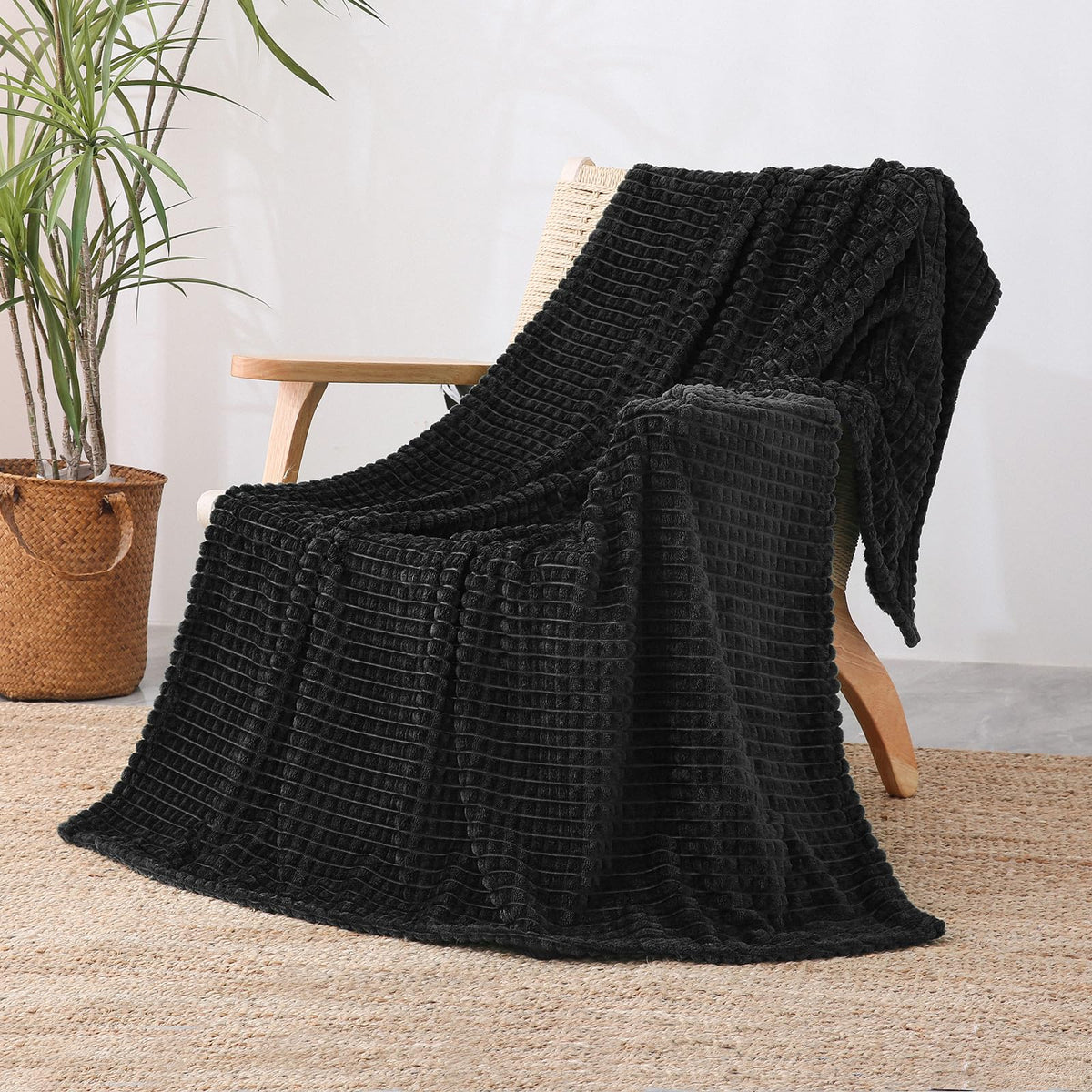Puncuntex Fleece Throw Blanket Dark Green 50"×60" with Square Grid Design