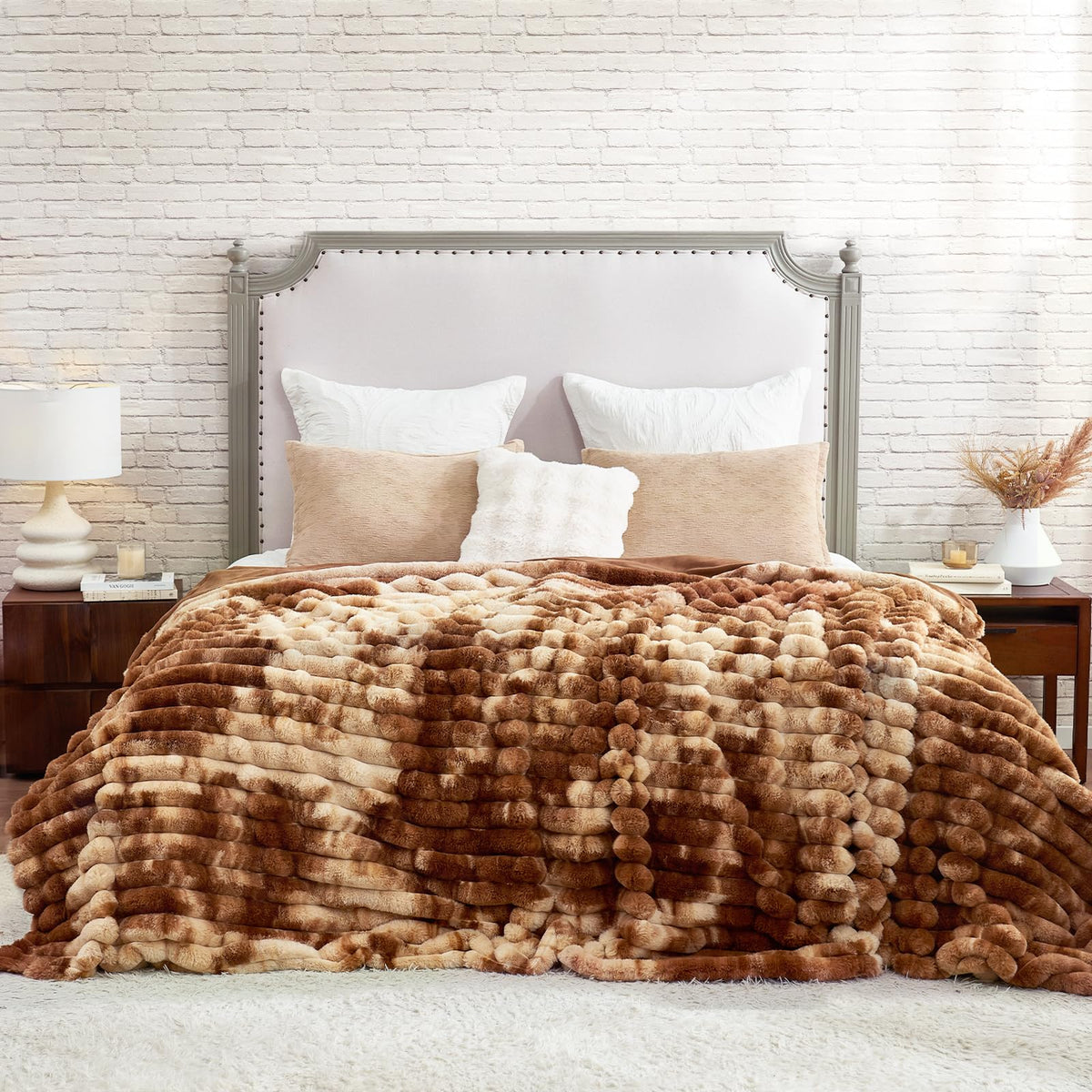 Cozy Bliss Faux Fur Throw Blanket for Couch, Cozy Warm Plush Striped Blanket for Sofa Bedroom Living Room, 50 * 60 Inches Black