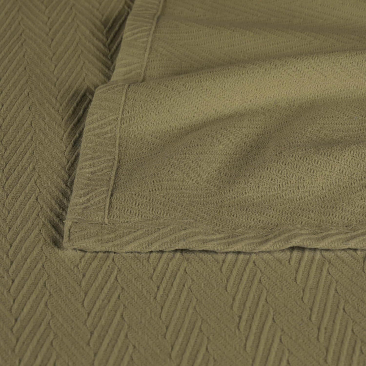 Superior Metro All-Season Cotton Blanket, Woven Blanket for Couch, Bed, Bedding, Farmhouse, Home Essentials, Cute and Cozy Bohemian Blankets, Herringbone Weave, California King, Sage