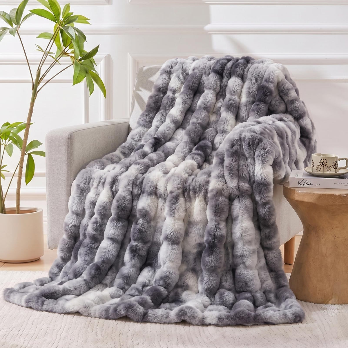 Faux Fur Throw Blanket for Couch, Luxury Cozy Soft Fluffy and Fuzzy Plush Rabbit Fur Bubble Blanket for Sofa Bedroom Living Room, Mothers Day Birthday Gifts for Women