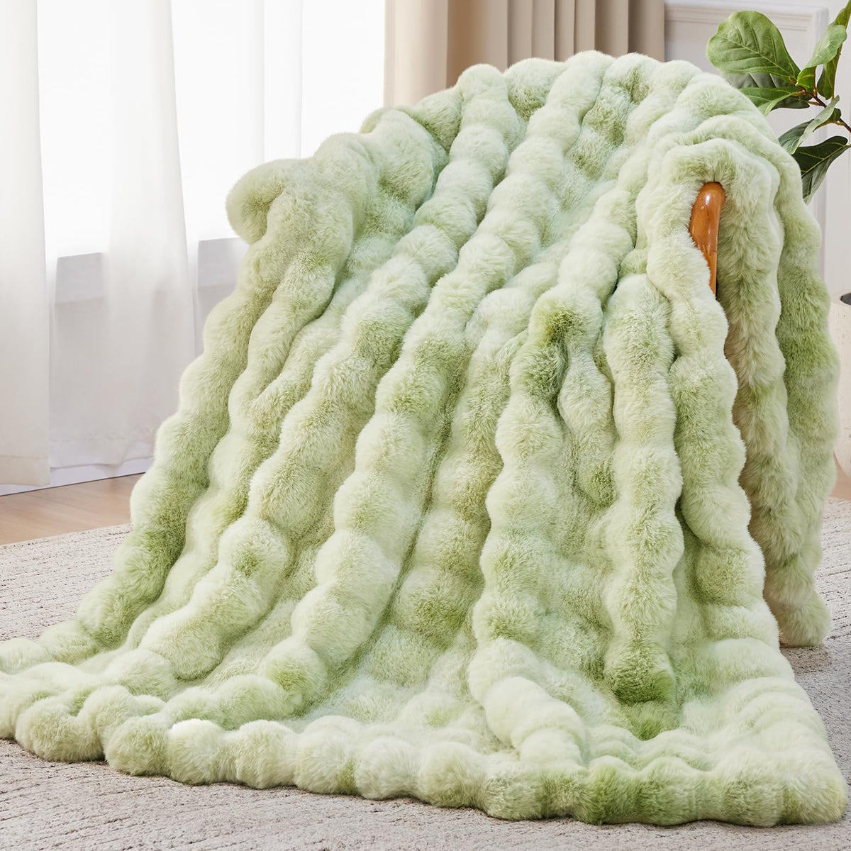 Anysay Faux Fur Throw Blanket, 1000GSM Fluffy Soft Bubble Blanket 50''*60''