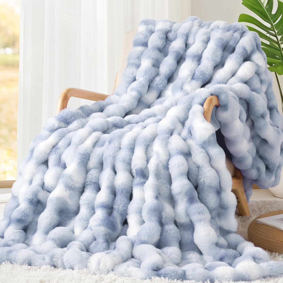 Touchat Luxury 1000GSM Faux Rabbit Fur Throw Blanket, Super Heavy Warm Cozy Blankets for Couch Bed Sofa, Bubble Plush Fuzzy Elegant Soft Mink Blanket for Mom Living Room Bedroom, Cream White