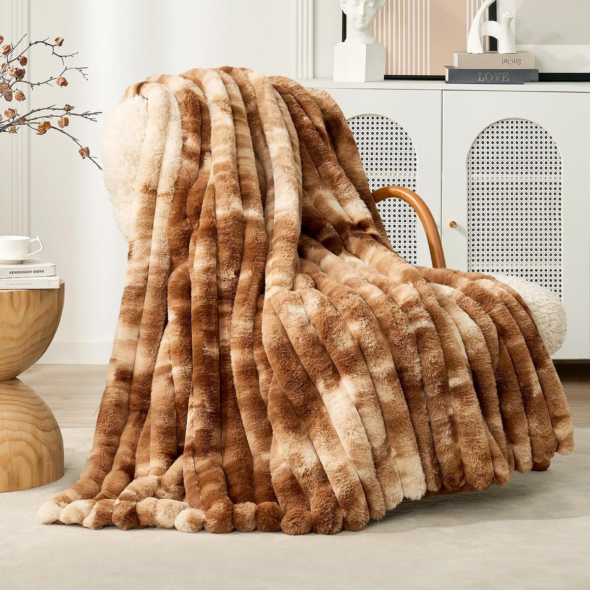 Cozy Bliss Faux Fur Throw Blanket for Couch, Cozy Warm Plush Striped Blanket for Sofa Bedroom Living Room, 50 * 60 Inches Black