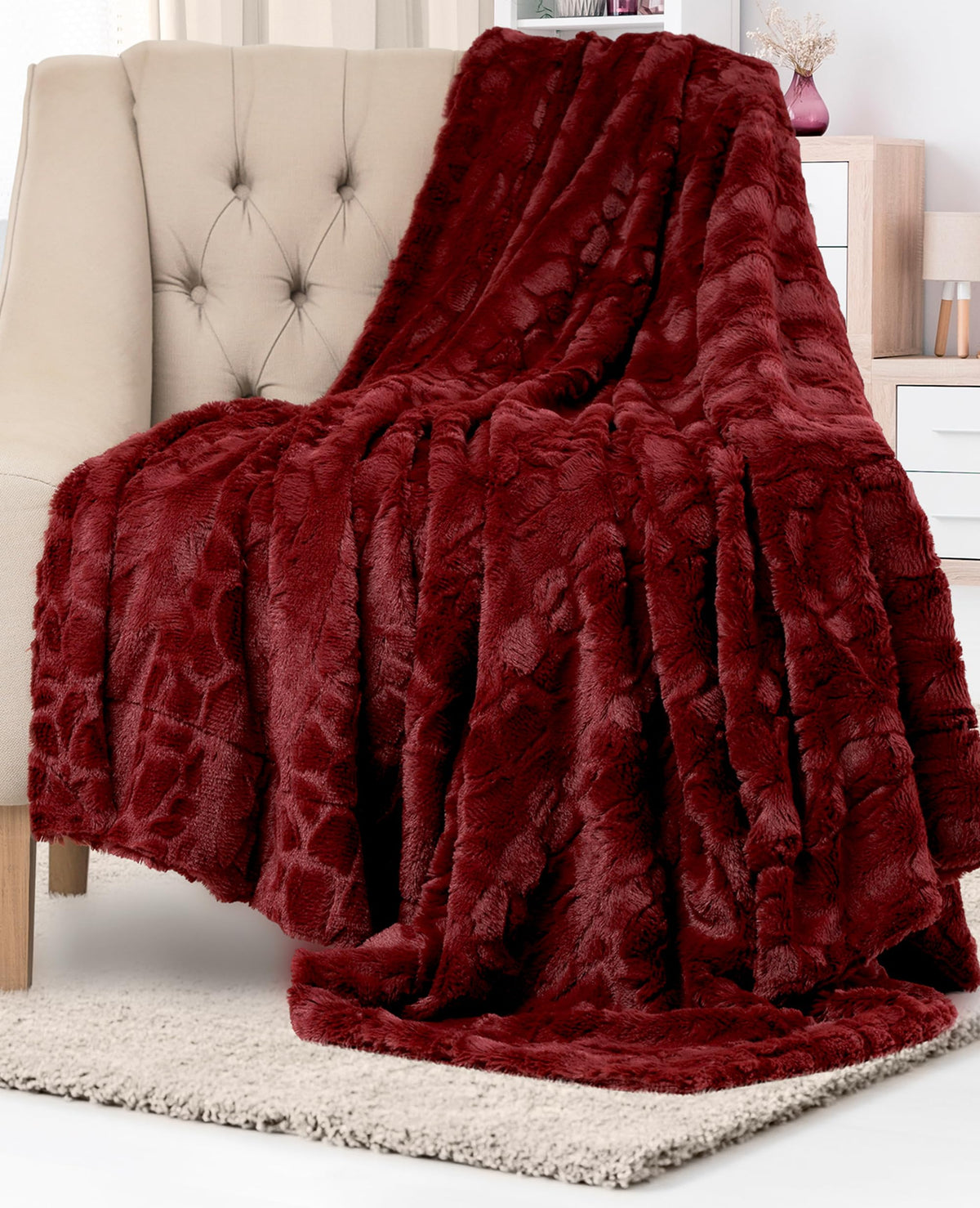 Everlasting Comfort Soft & Comfortable Gray Faux Fur Throw Blanket for Couch - (50"x65") Minky & Fluffy Fall Blankets & Throws, Plush Fuzzy Cover for Bed, Sofa & Living Room - Cozy Home Decor