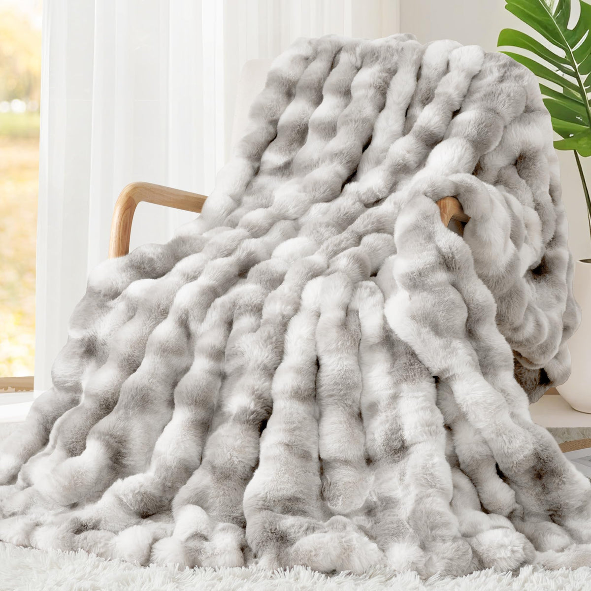 Touchat Luxury 1000GSM Faux Rabbit Fur Throw Blanket, Super Heavy Warm Cozy Blankets for Couch Bed Sofa, Bubble Plush Fuzzy Elegant Soft Mink Blanket for Mom Living Room Bedroom, Cream White