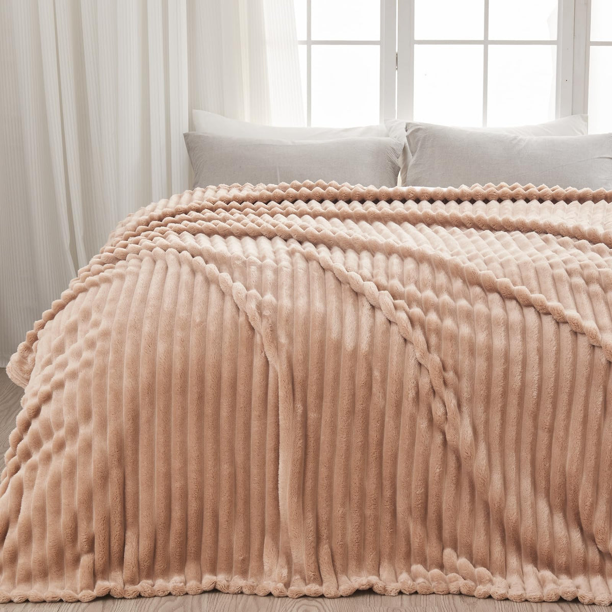 NEWCOSPLAY Fleece Ribbed Cozy Throw Blanket for Couch, Pink, 50"x60"