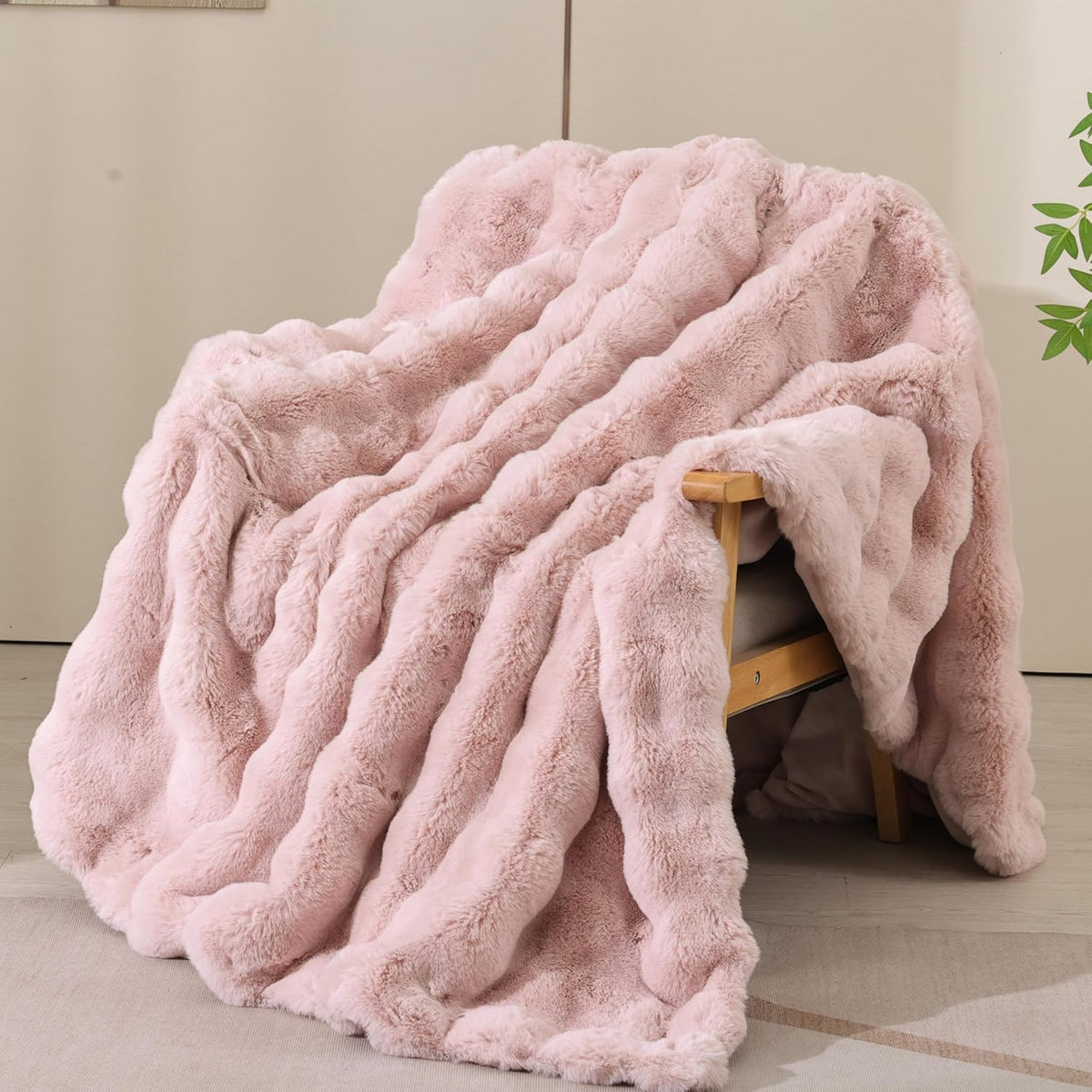 Cozy Fluffy Plush Blanket Pink 50x60 Inch Super Soft Fuzzy Thick Throw Blanket for Sofa Couch Bed