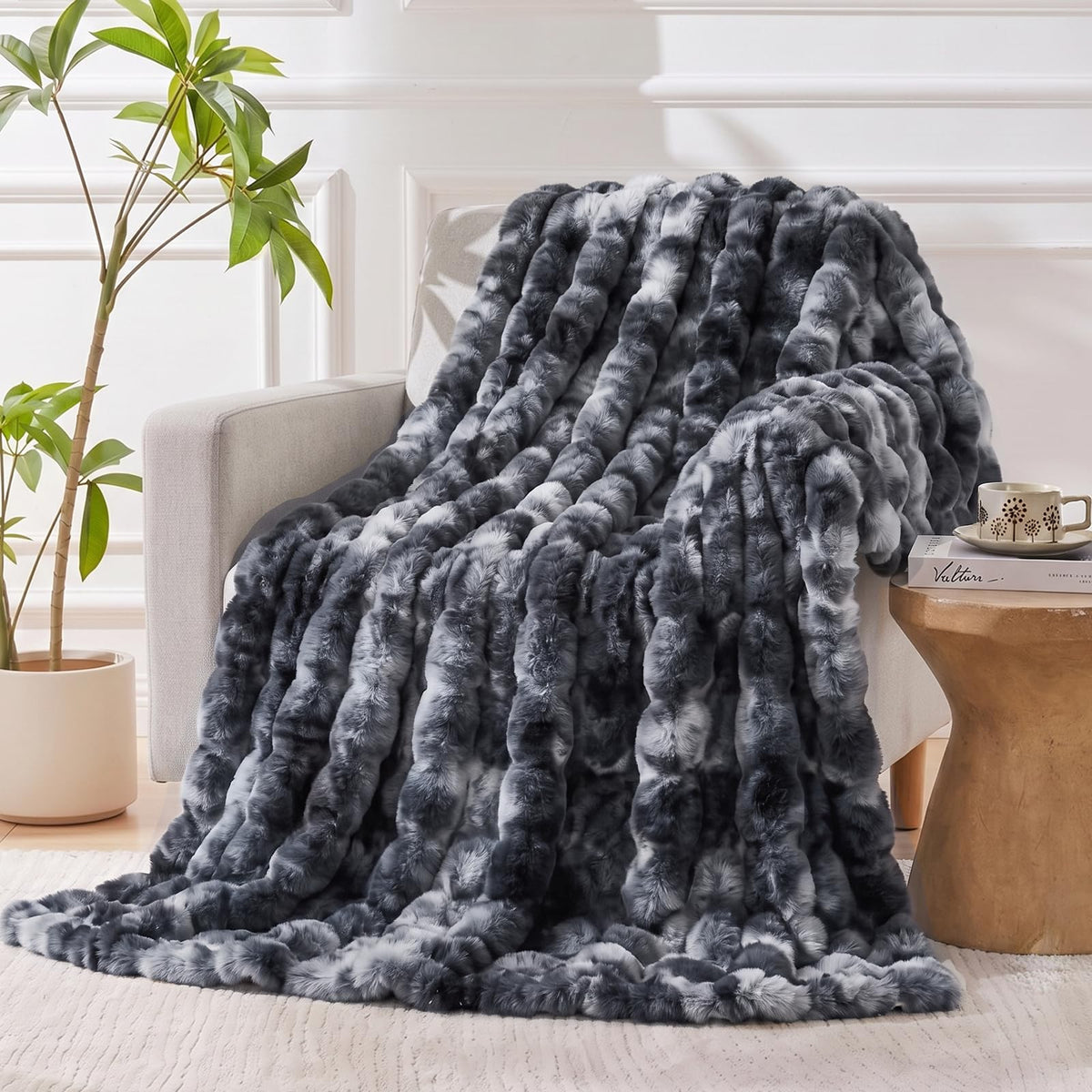 Faux Fur Throw Blanket for Couch, Luxury Cozy Soft Fluffy and Fuzzy Plush Rabbit Fur Bubble Blanket for Sofa Bedroom Living Room, Mothers Day Birthday Gifts for Women