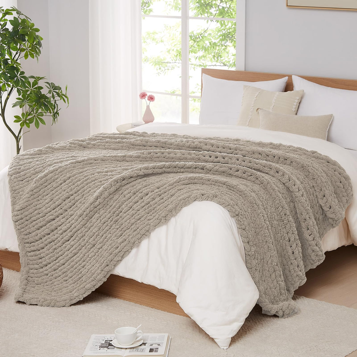 L'AGRATY Chunky Knit Throw Blanket for Couch, 50'' x 60'' Knit Throw, Ivory