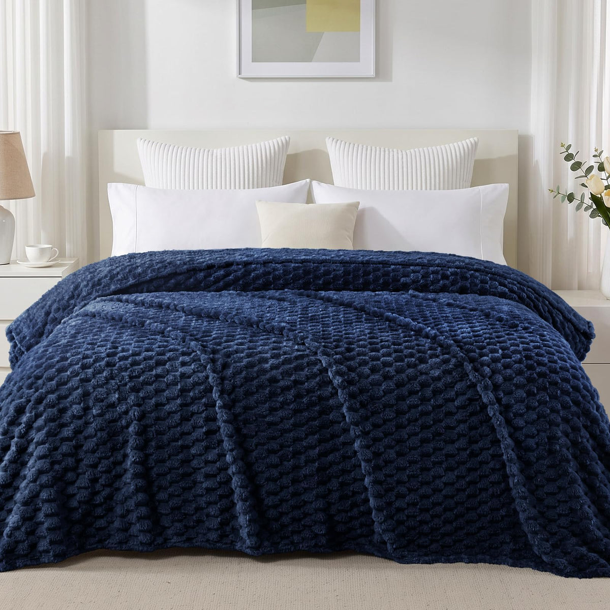 Exclusivo Mezcla Large 3D Fleece Throw Blanket for Couch, Ivory