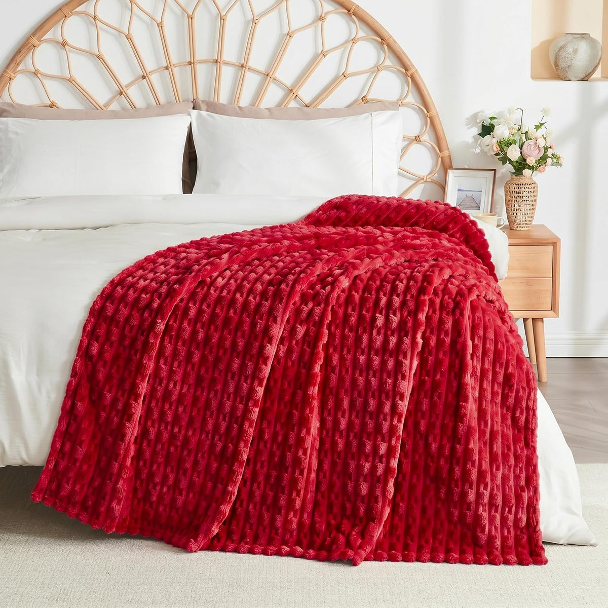Leximan Ribbed Fleece Throw Blanket, Ultra-Soft Plush Blanket for Sofa, Couch and Bed, Cozy All-Season Home Decor Throw (Red, Twin (60" x 80"))