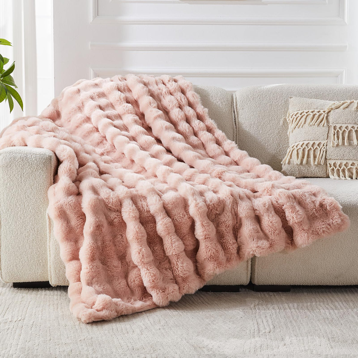 Faux Fur Throw Blanket for Couch, 1000 GSM Cozy Fuzzy Fluffy Soft Plush Thick Bubble Sherpa Blanket for Sofa Bedroom Living Room, Mothers Day Birthday Gifts for Women Home Decor