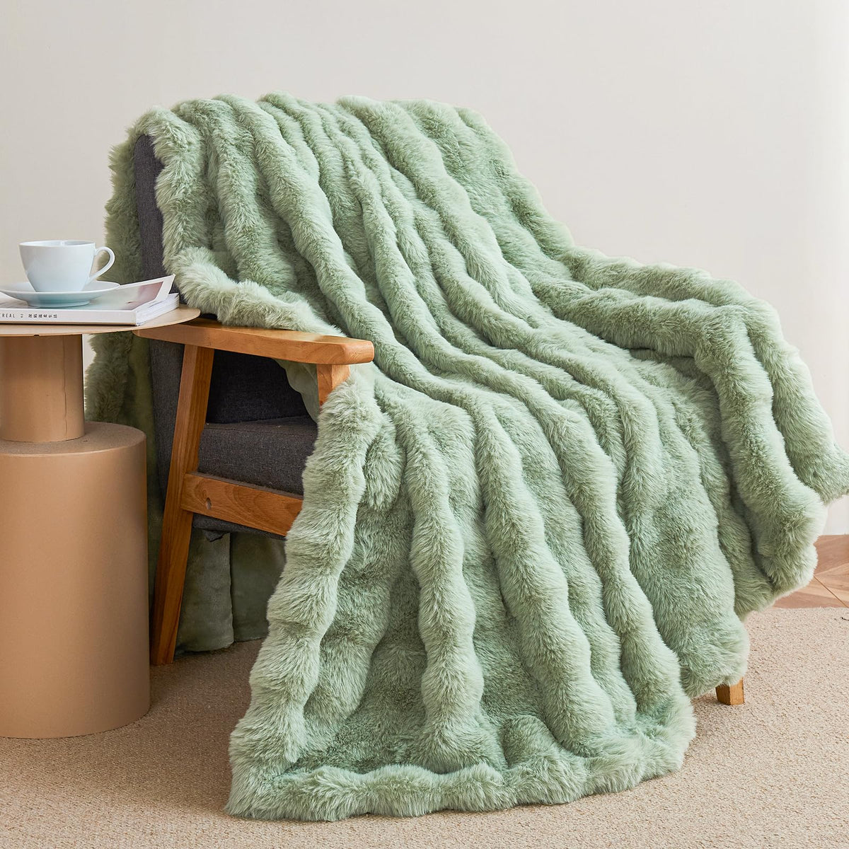 Faux Rabbit Fur Throw Blanket for Couch, Cream White Throw Blankets 50"x60"