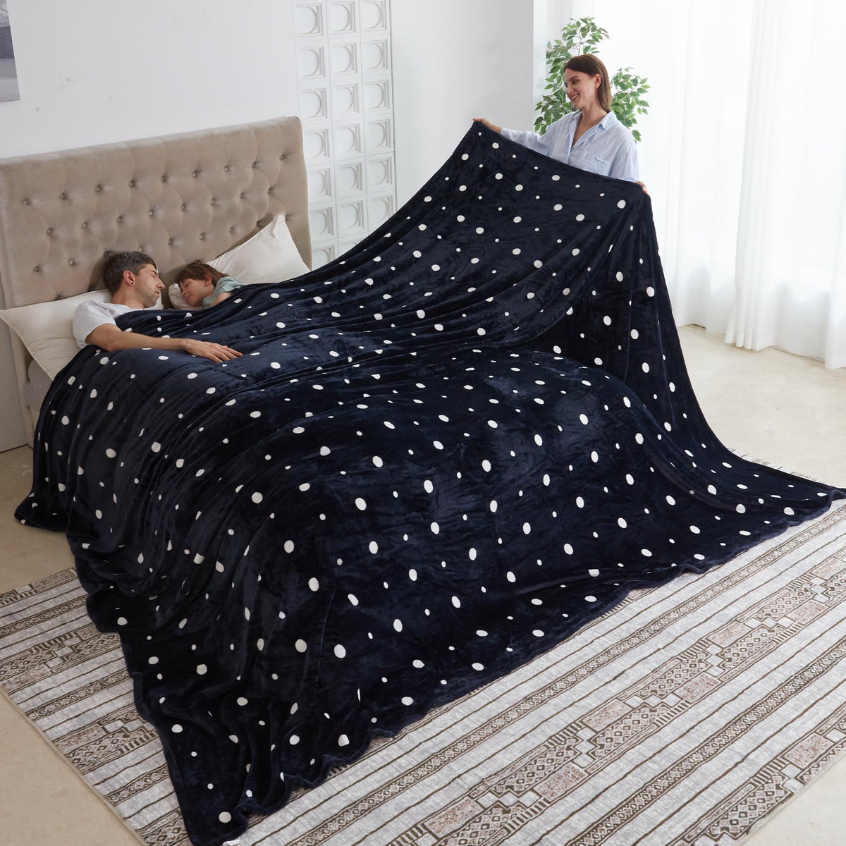 COOVA Oversized King Fleece Blanket 120x120 inches, Soft Cozy Warm Giant Extra Large 10'x10' Blanket for Bed, Sofa, Couch,Travel, Camping, California Huge Flannel Big Throw Blanket, Dark Grey