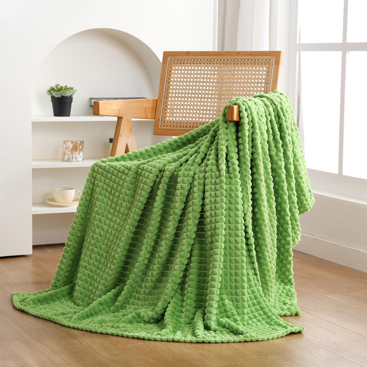 Puncuntex Fleece Throw Blanket Dark Green 50"×60" with Square Grid Design