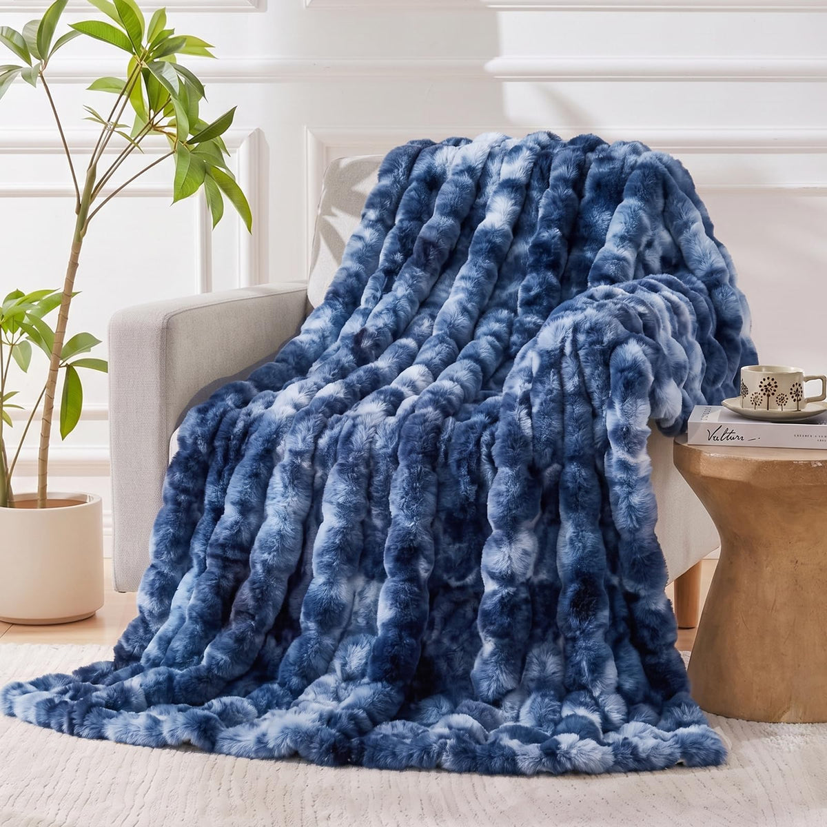 Faux Fur Throw Blanket for Couch, Luxury Cozy Soft Fluffy and Fuzzy Plush Rabbit Fur Bubble Blanket for Sofa Bedroom Living Room, Mothers Day Birthday Gifts for Women