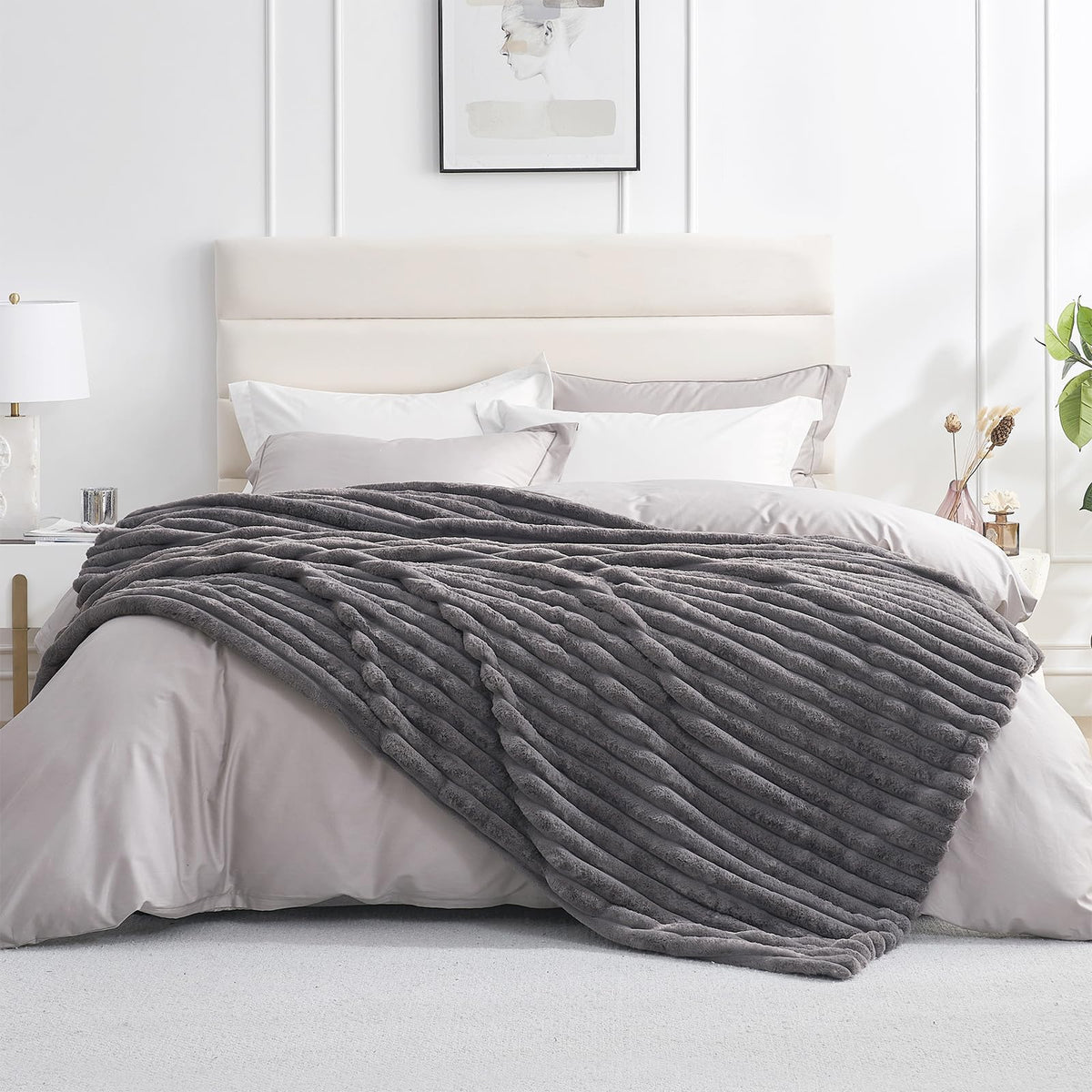 Amélie Home Soft Striped Faux Fur Throw Blanket for Couch, Ivory, 55"x70"