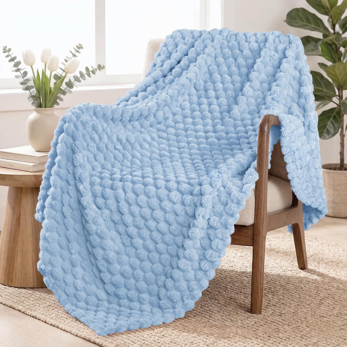 Exclusivo Mezcla Large 3D Fleece Throw Blanket for Couch, Ivory