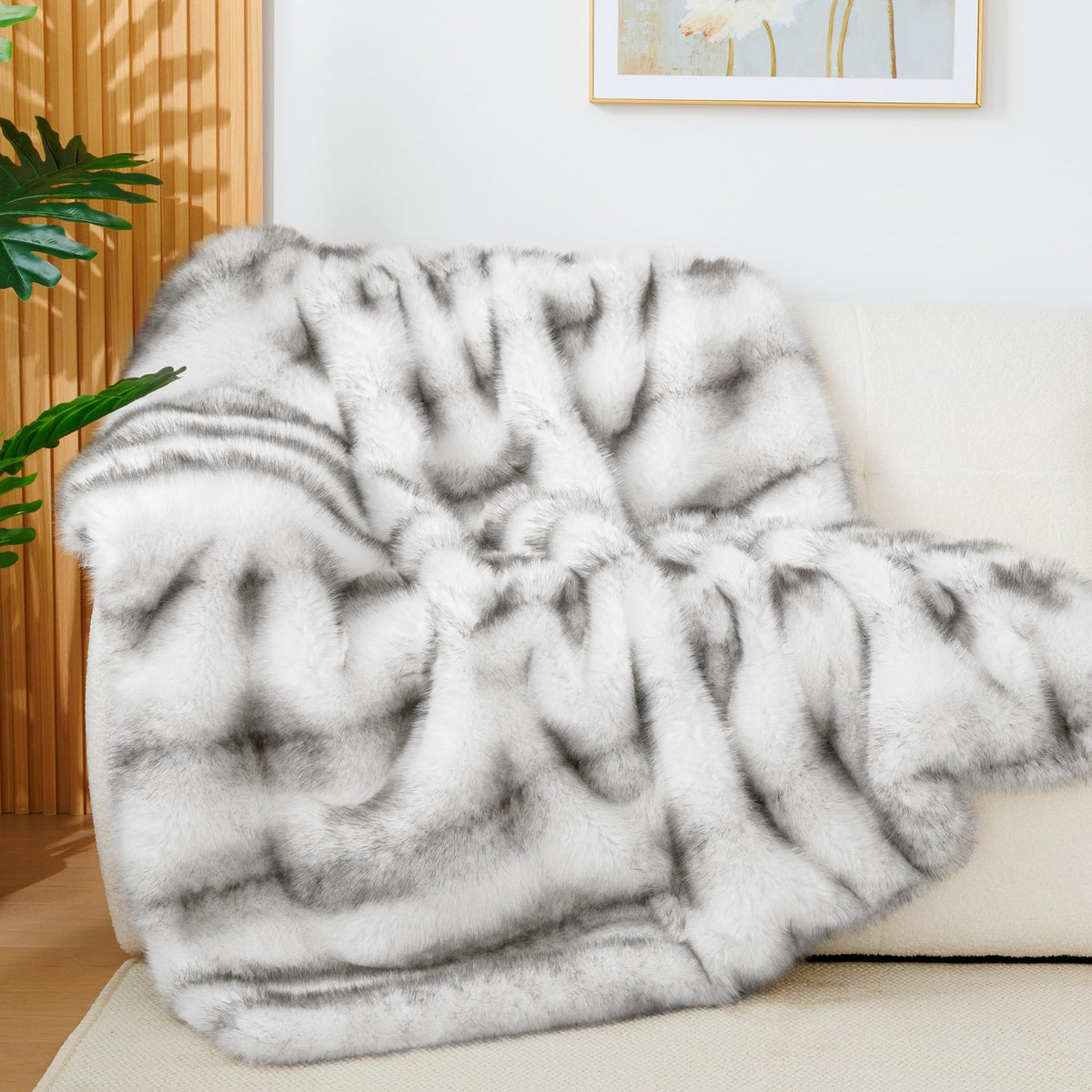 Touchat 1000GSM Faux Fur Throw Blanket, Super Thick Warm Cozy Heavy Blankets for Couch Bed Sofa, Plush Fuzzy Elegant Winter Reversible Mink Blanket for Living Room Bedroom 50''x60'', WhiteBrown