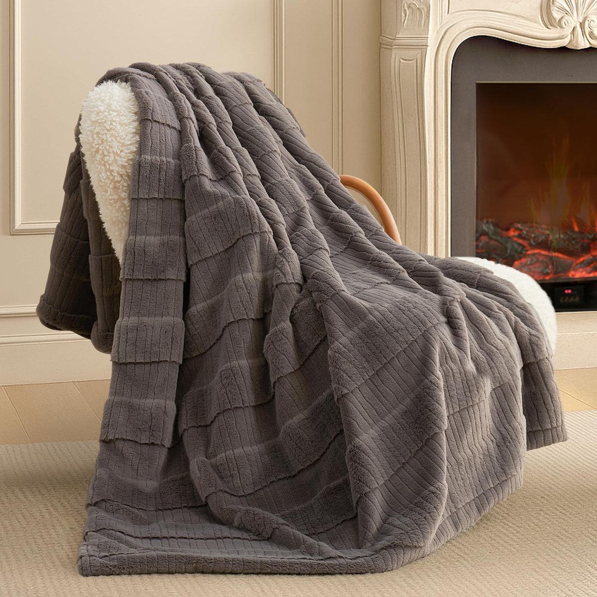 Amélie Home Soft Striped Faux Fur Throw Blanket for Couch, Ivory, 55"x70"