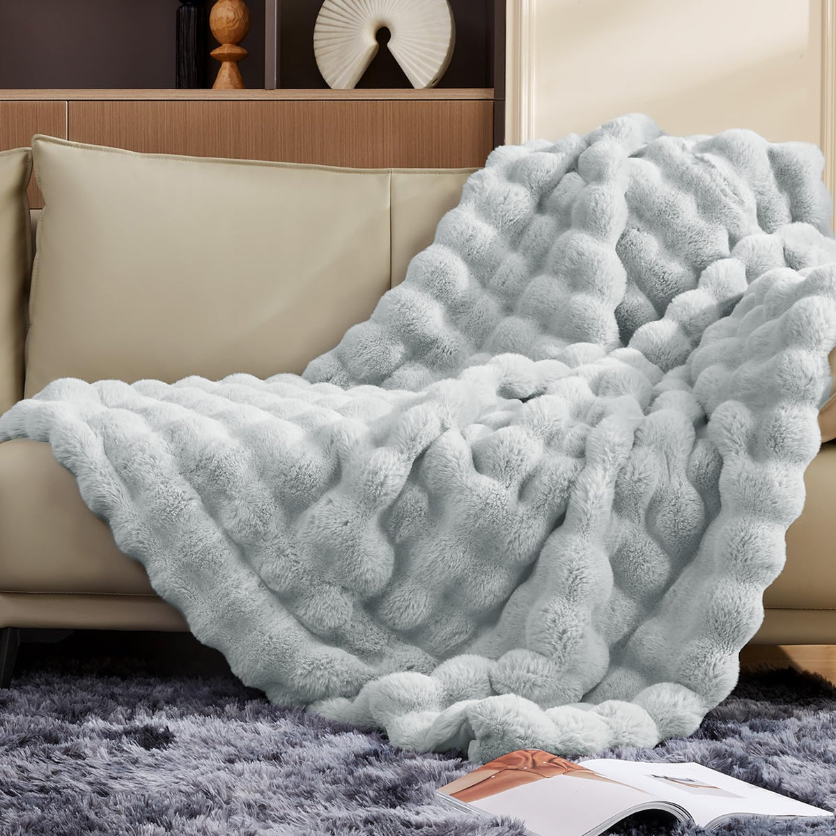 Touchat Luxury 1000GSM Faux Rabbit Fur Throw Blanket, Super Heavy Warm Cozy Blankets for Couch Bed Sofa, Bubble Plush Fuzzy Elegant Soft Mink Blanket for Mom Living Room Bedroom, Cream White