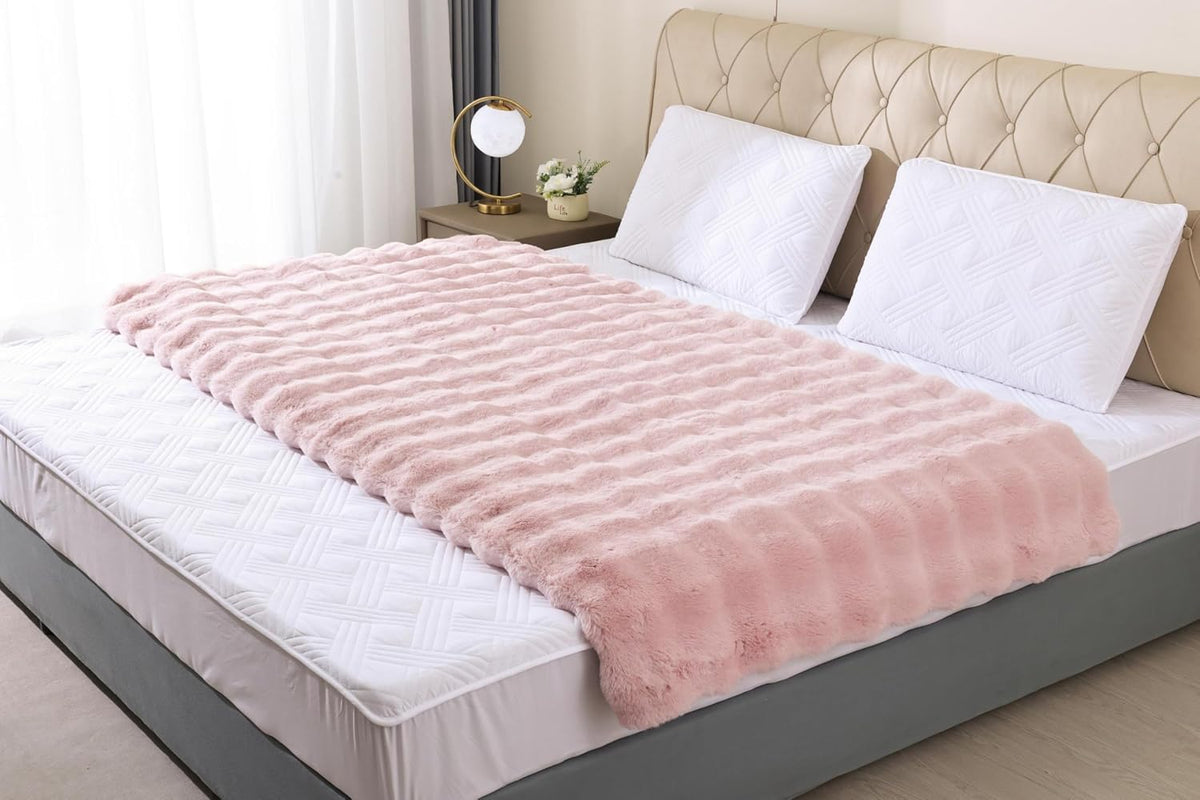 Cozy Fluffy Plush Blanket Pink 50x60 Inch Super Soft Fuzzy Thick Throw Blanket for Sofa Couch Bed