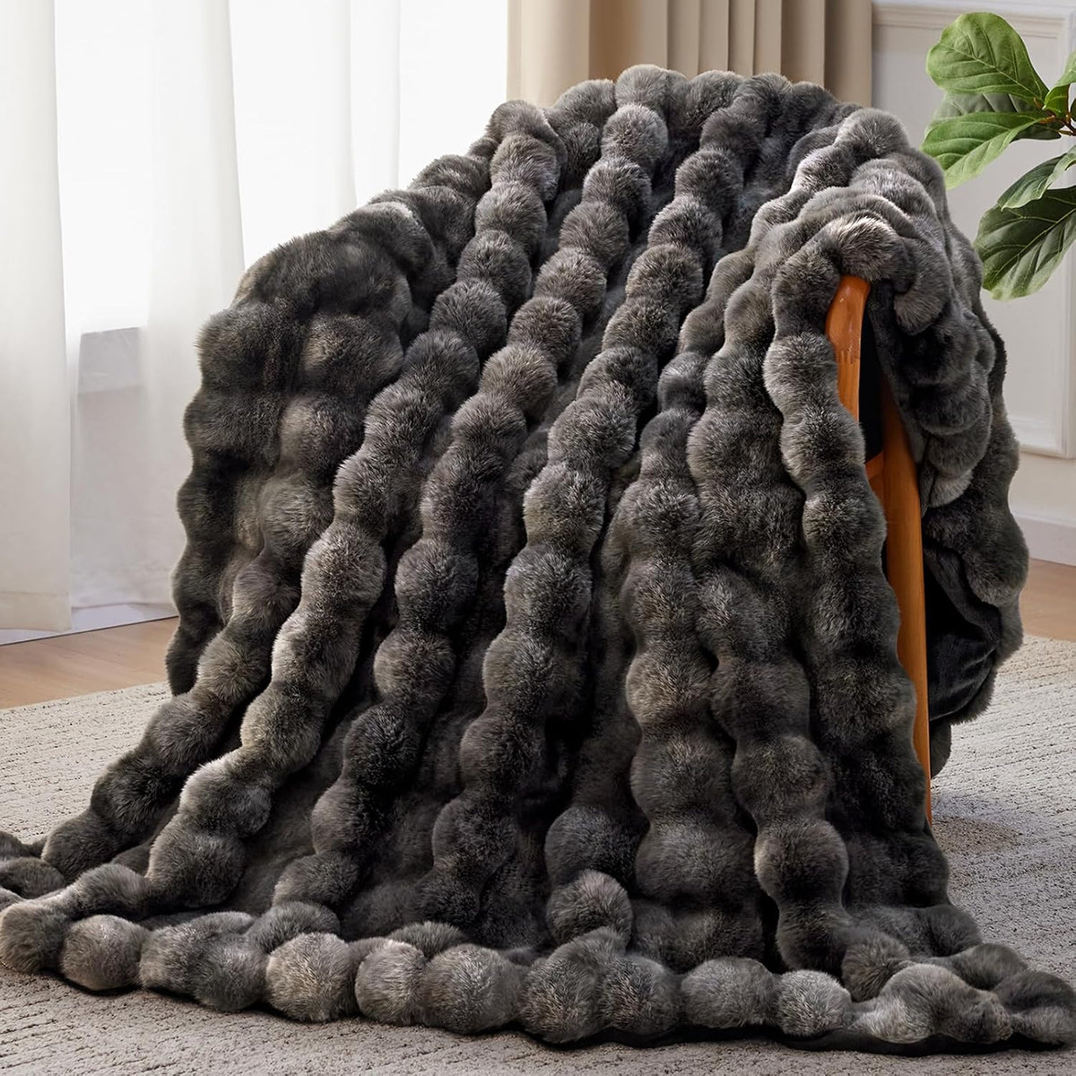 Anysay Faux Fur Throw Blanket, 1000GSM Fluffy Soft Bubble Blanket 50''*60''