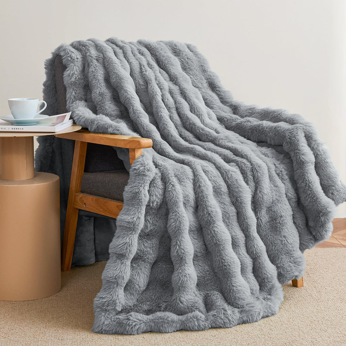 Faux Rabbit Fur Throw Blanket for Couch, Cream White Throw Blankets 50"x60"