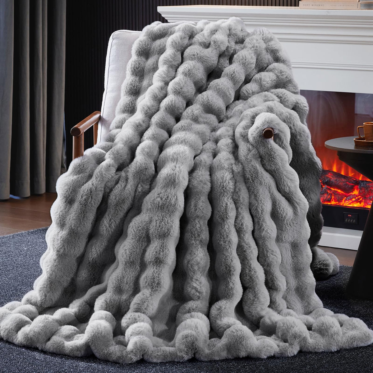 Anysay Faux Fur Throw Blanket, 1000GSM Fluffy Soft Bubble Blanket 50''*60''