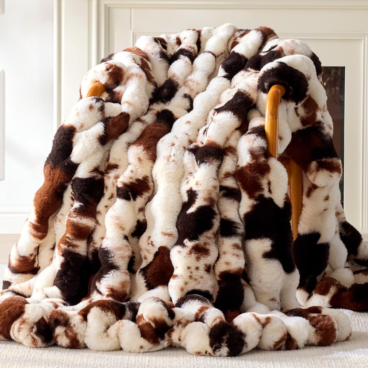 Anysay Faux Fur Throw Blanket, 1000GSM Fluffy Soft Bubble Blanket 50''*60''