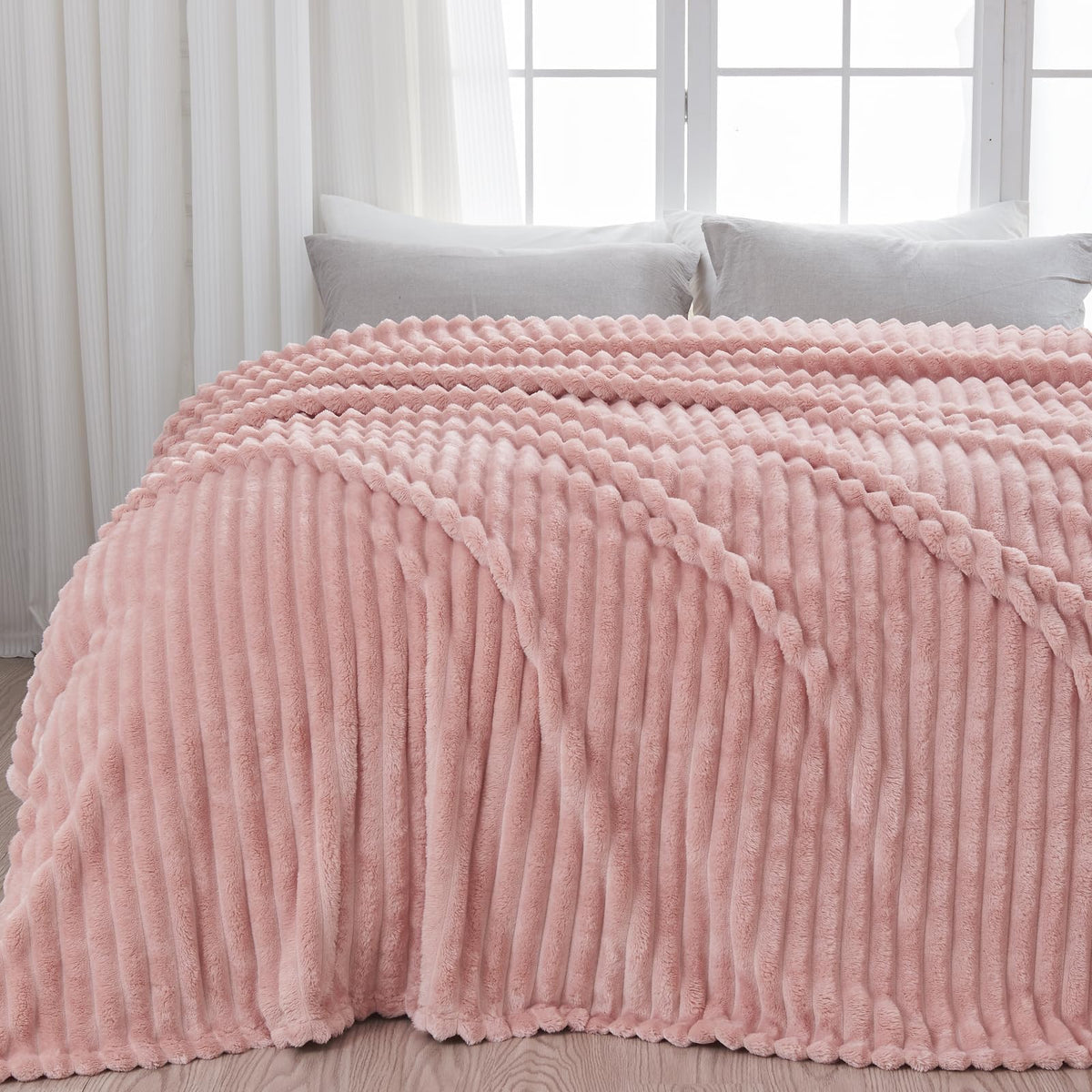 NEWCOSPLAY Fleece Ribbed Cozy Throw Blanket for Couch, Pink, 50"x60"