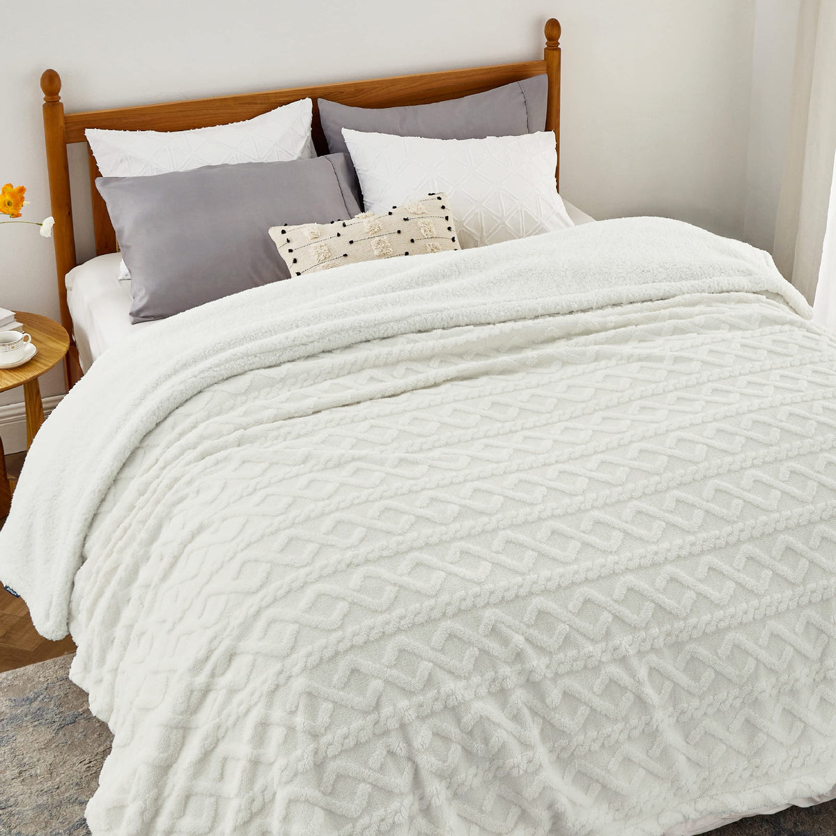 Bedsure Sherpa Fleece Blanket, Cable Jacquard Tufted, Warm, Throw, Grey