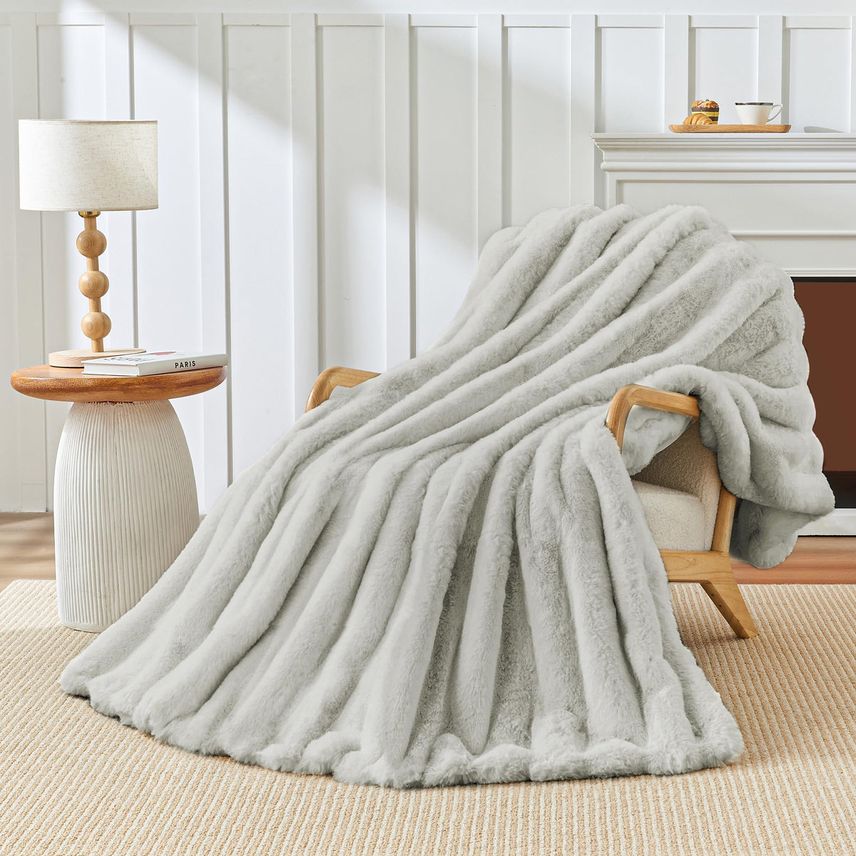 Touchat Faux Rabbit Fur Throw Blanket for Couch,Soft Fluffy Cream White