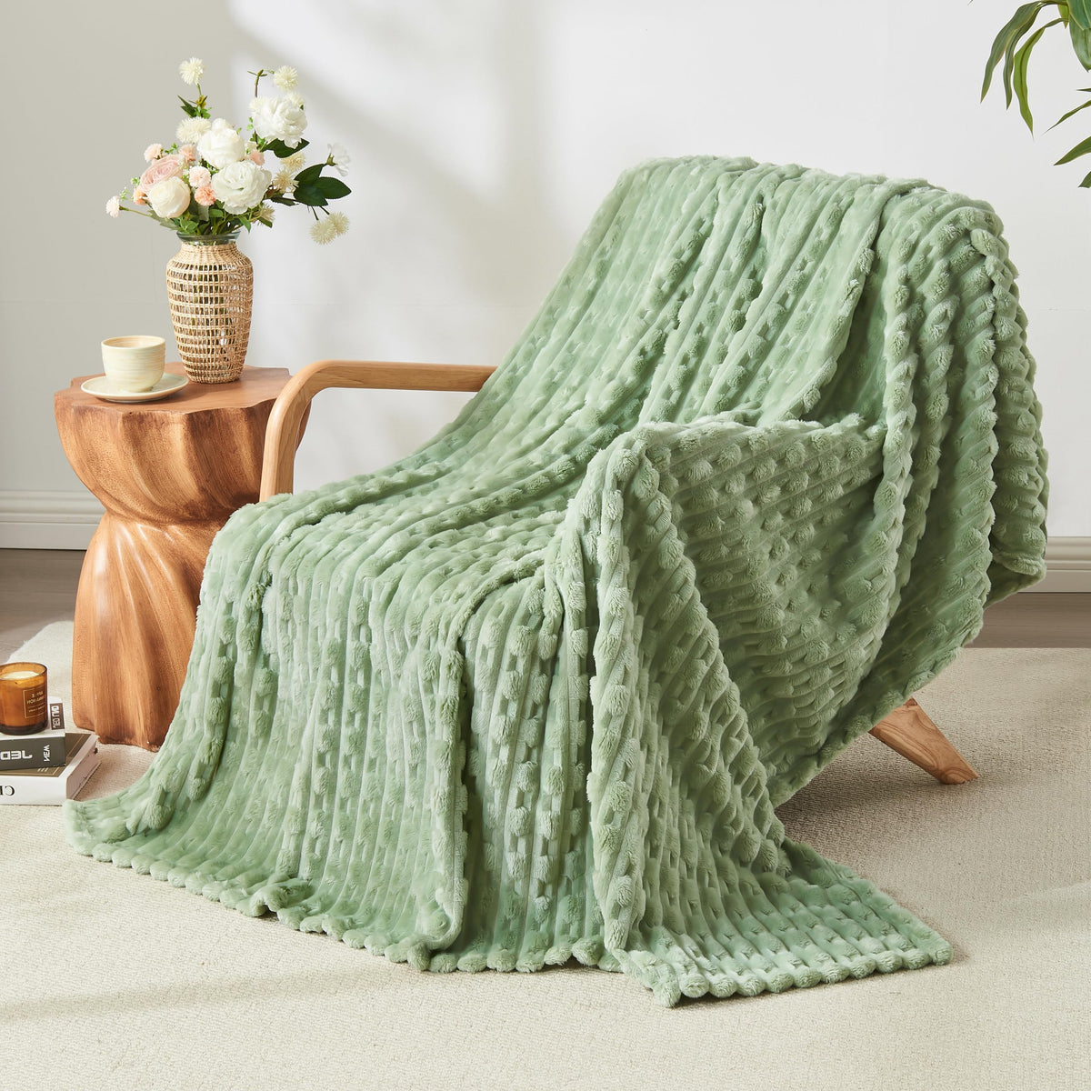 Leximan Ribbed Fleece Throw Blanket, Ultra-Soft Plush Blanket for Sofa, Couch and Bed, Cozy All-Season Home Decor Throw (Red, Twin (60" x 80"))
