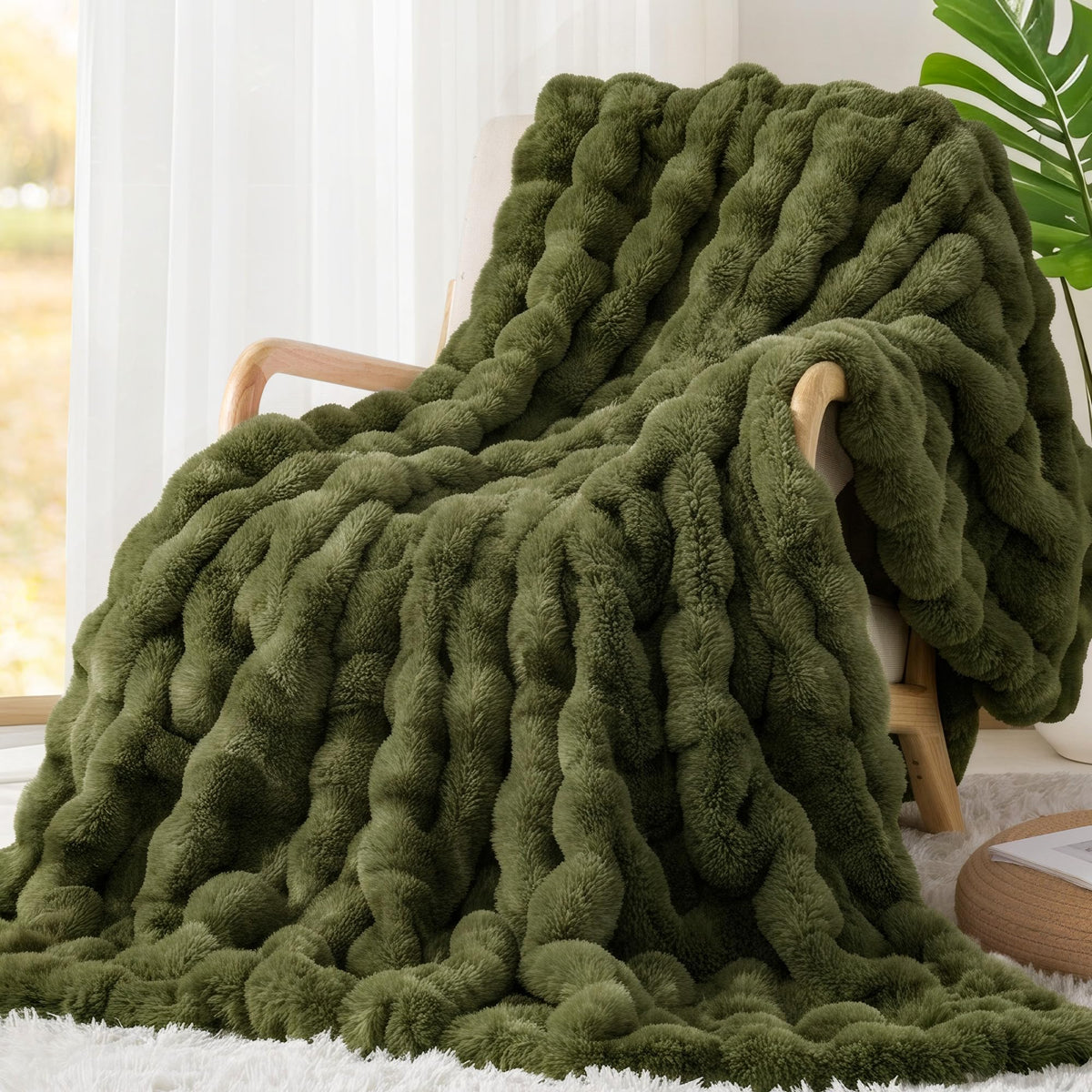 Touchat Luxury 1000GSM Faux Rabbit Fur Throw Blanket, Super Heavy Warm Cozy Blankets for Couch Bed Sofa, Bubble Plush Fuzzy Elegant Soft Mink Blanket for Mom Living Room Bedroom, Cream White