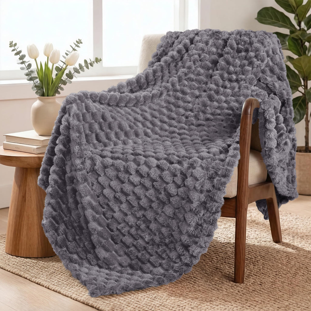 Exclusivo Mezcla Large 3D Fleece Throw Blanket for Couch, Ivory