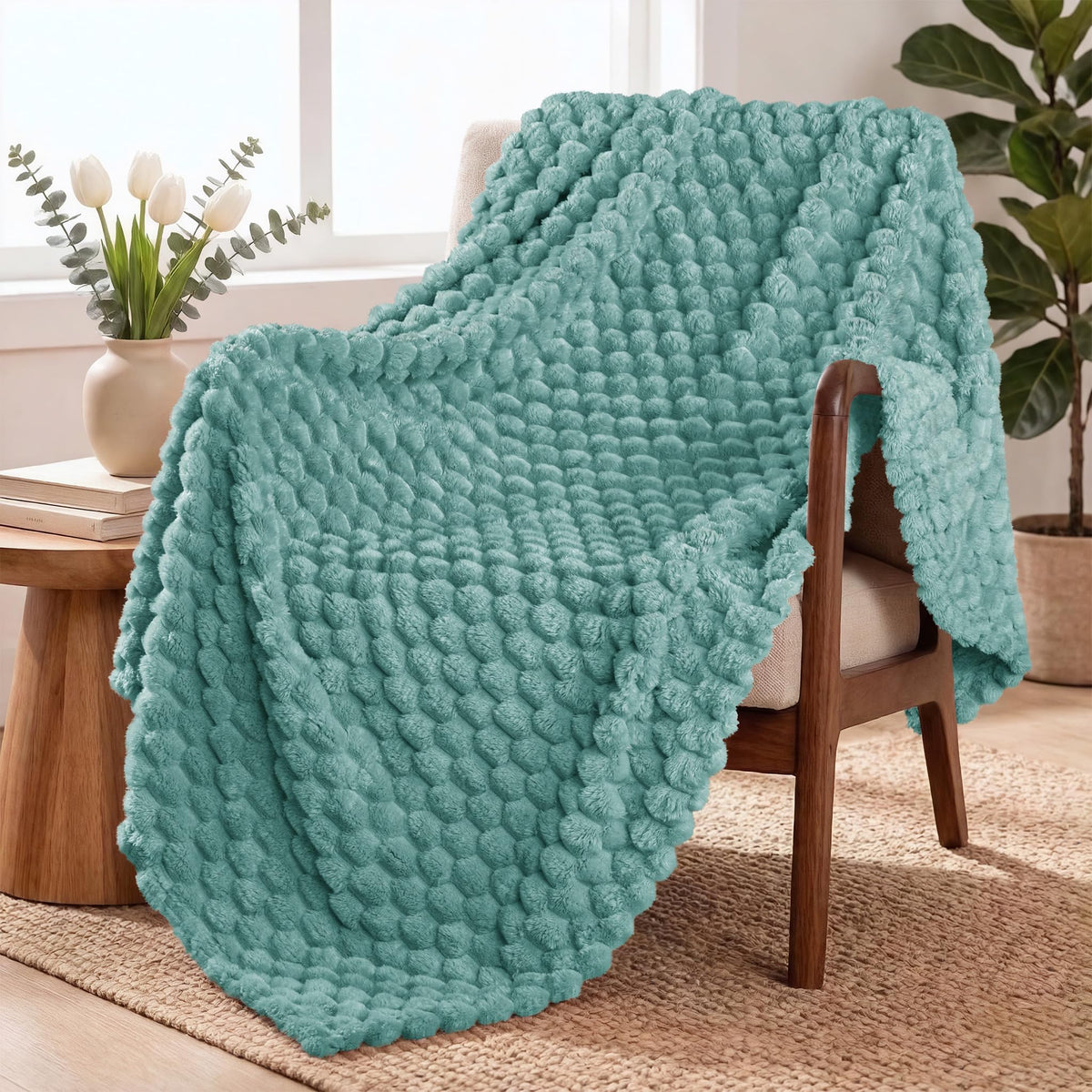 Exclusivo Mezcla Large 3D Fleece Throw Blanket for Couch, Ivory