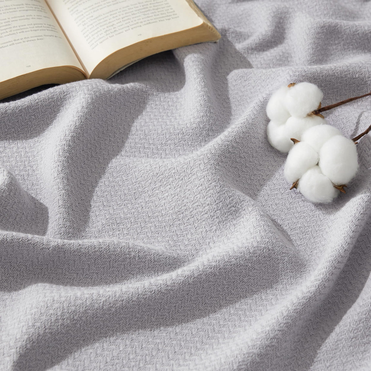 Bedsure 100% Cotton Blanket, Herringbone Weave, Queen Size, Linen Beige