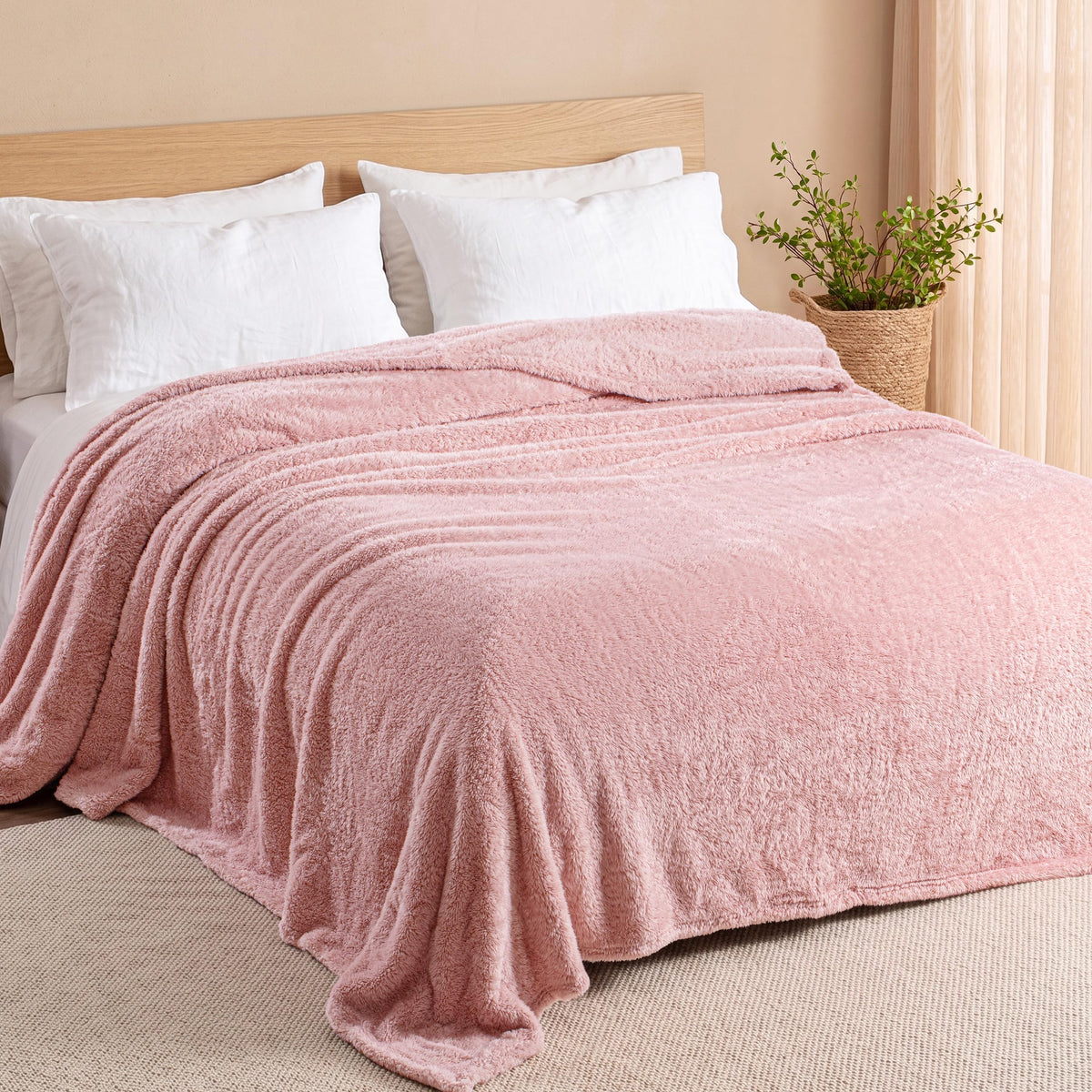 Exclusivo Mezcla Fuzzy Large Fleece Throw Blanket for Couch, Dusty Pink